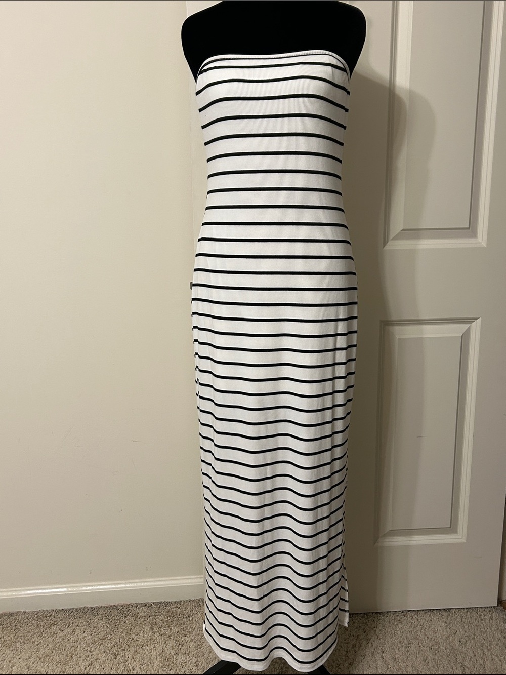 Strapless Stretchy Bandeau Black/White Stripe Maxi Dress - Classic Summer Style